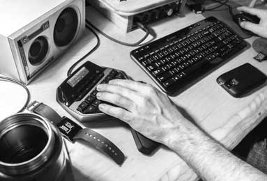 76人与爵士NBA激战：恩比德与米切尔闪耀，76人最终取胜